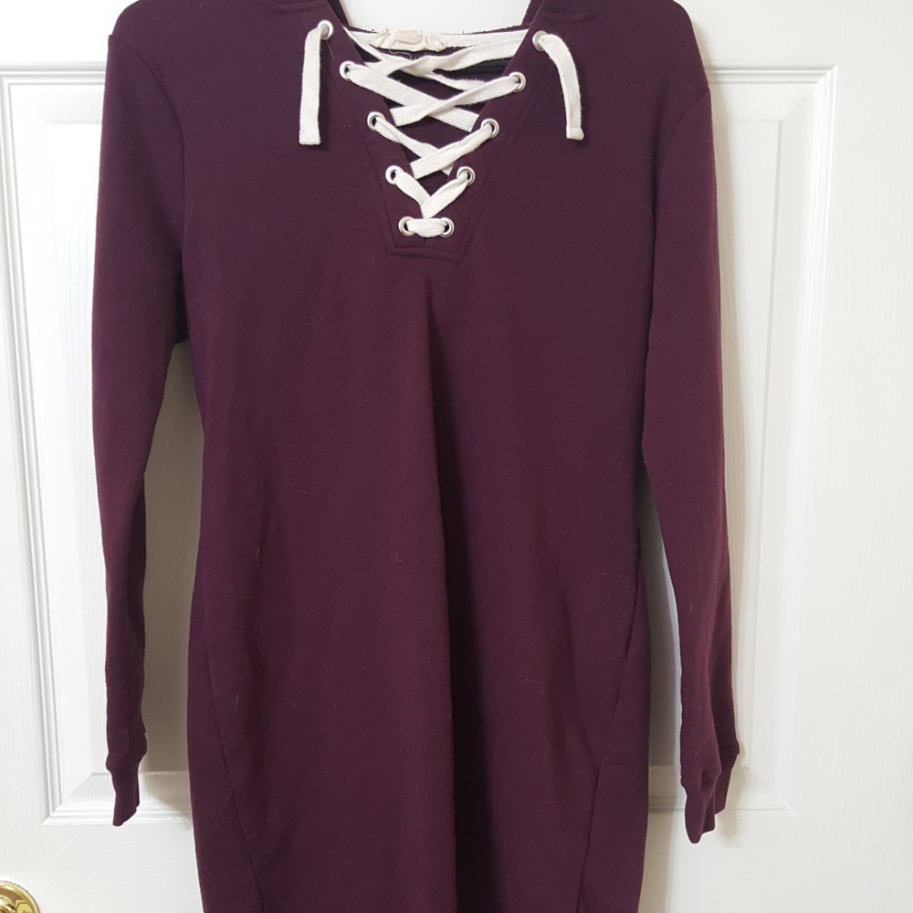 ⬇️PRICE DROP⬇️Sangria Lace-Up Hoodie